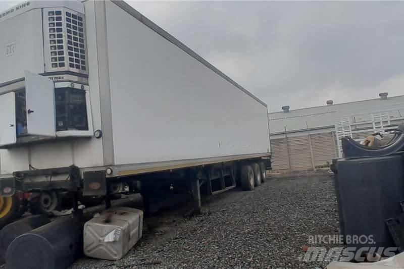  TRAILER 10002000 Camion altro