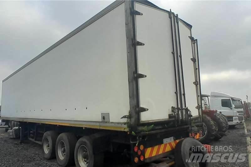  TRAILER 10002000 Camion altro