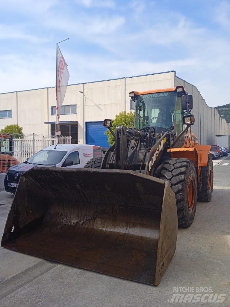Doosan Dl250-5 Pale gommate