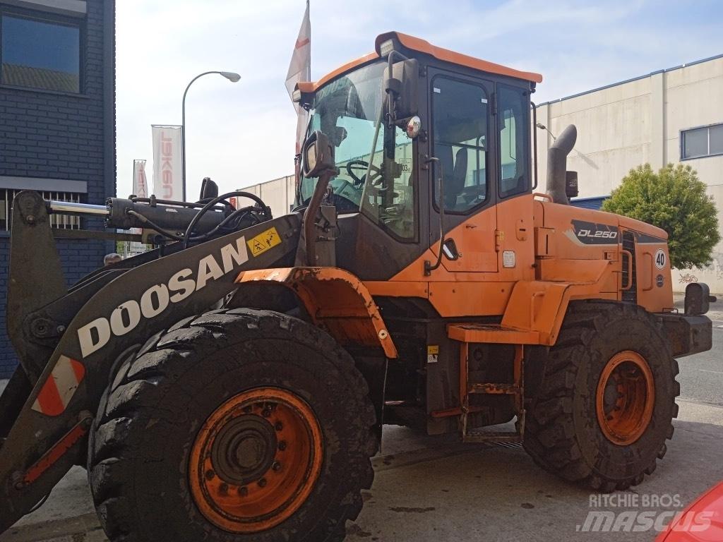 Doosan Dl250-5 Pale gommate