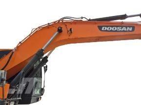 Doosan DX 210 W Escavatori gommati