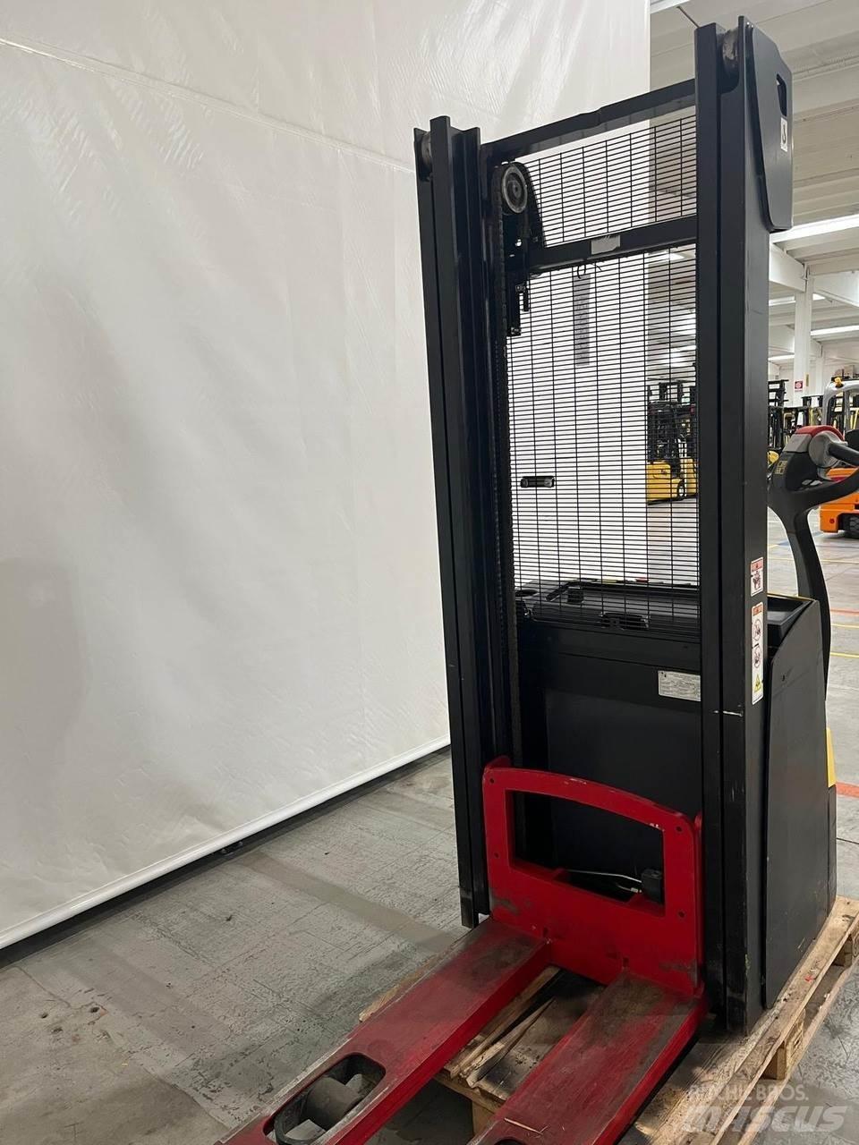 Hyster S1.2 Transpallet uomo a terra