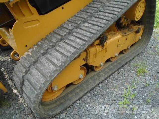 CAT 239 D Mini Pale Gommate
