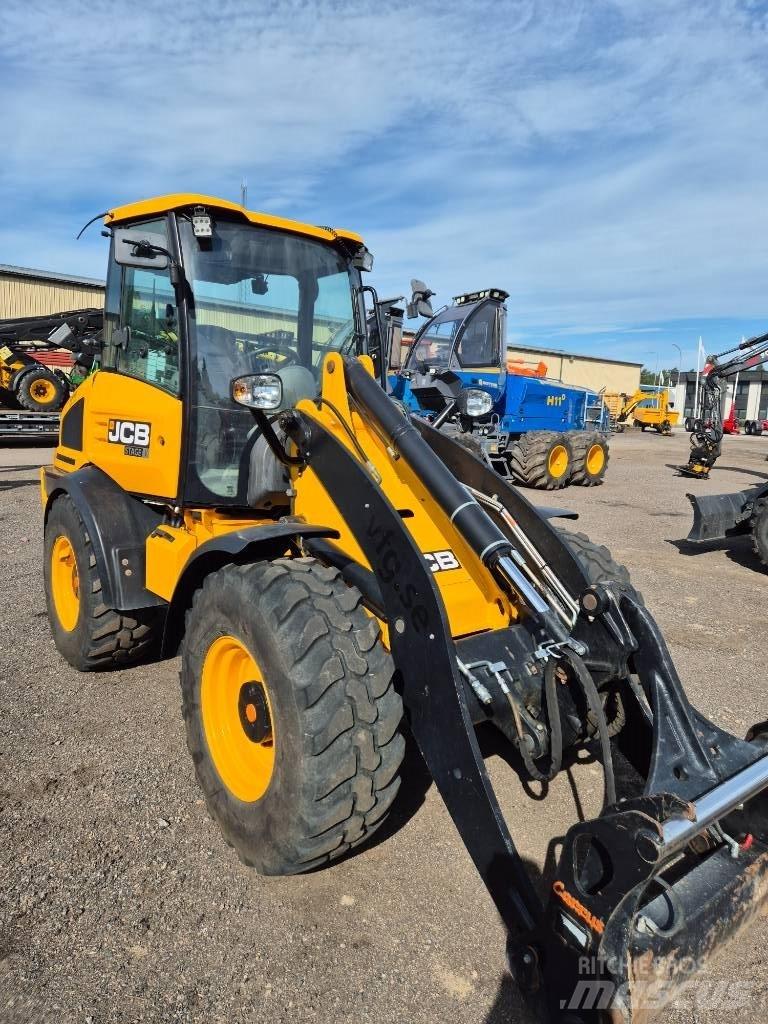 JCB 409 Pale gommate