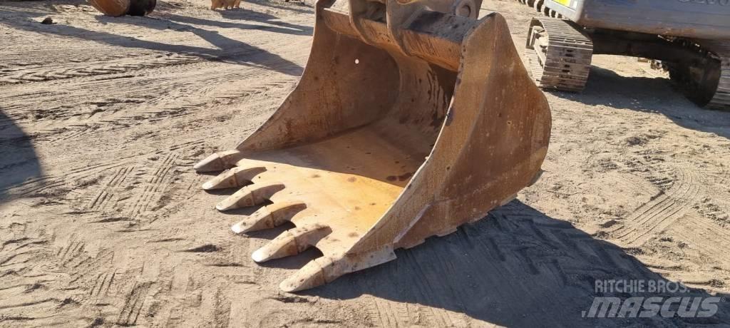 JCB JS 360 LC Escavatori cingolati