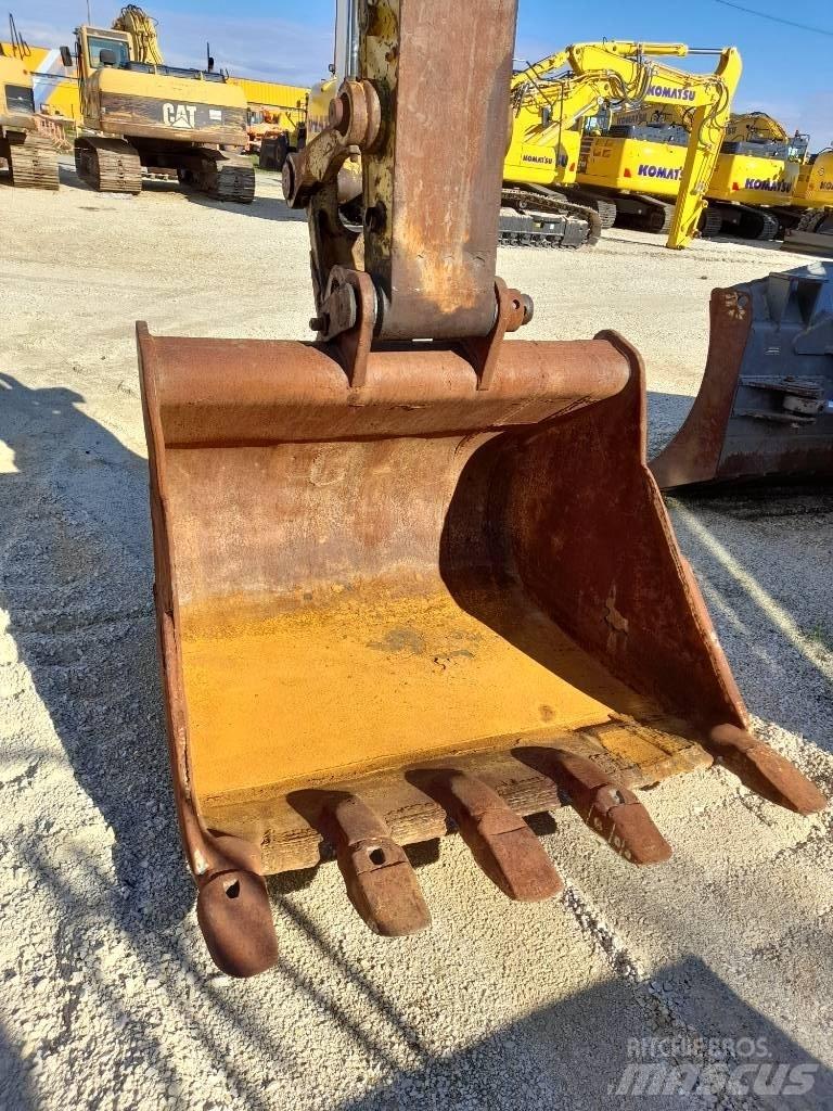Komatsu PW200-7 Escavatori gommati