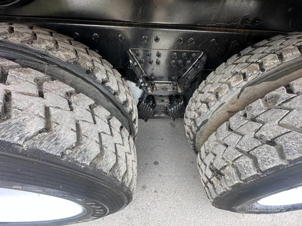 International 7500 Camion autospurgo