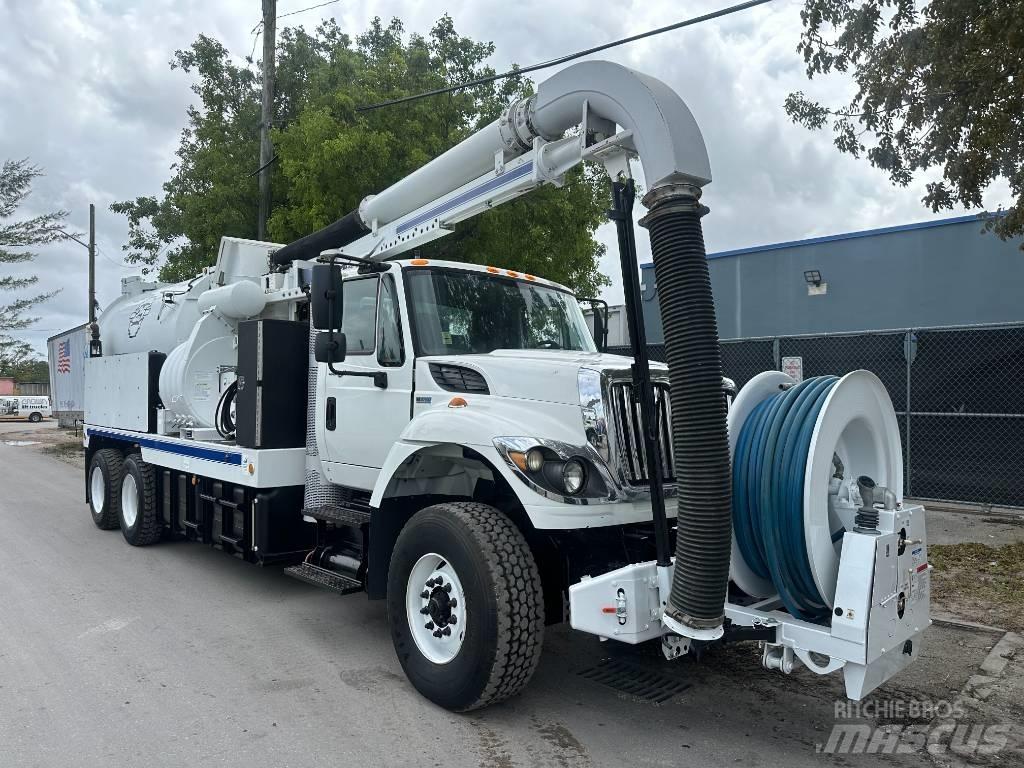 International 7500 Camion autospurgo