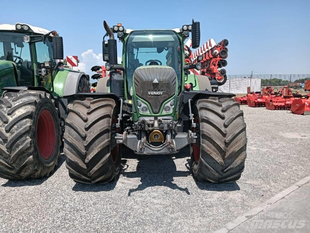 Fendt 718 Vario Trattori