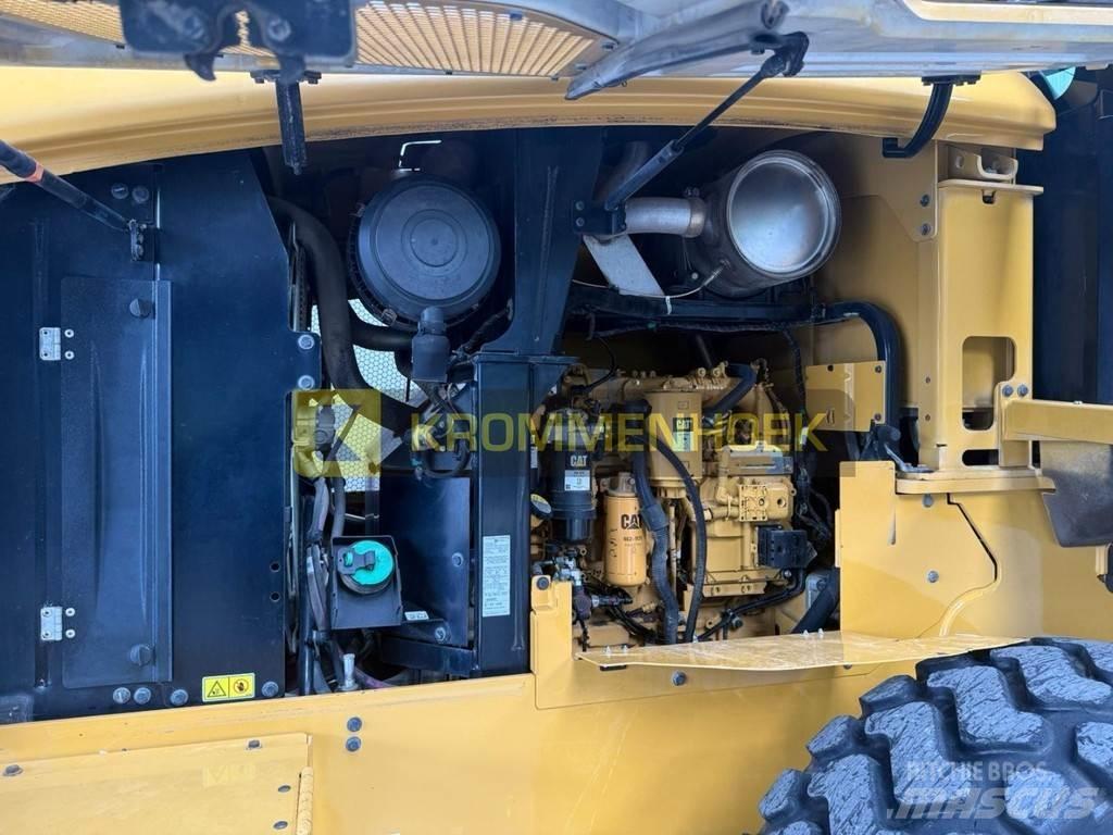 CAT 924 K Pale gommate