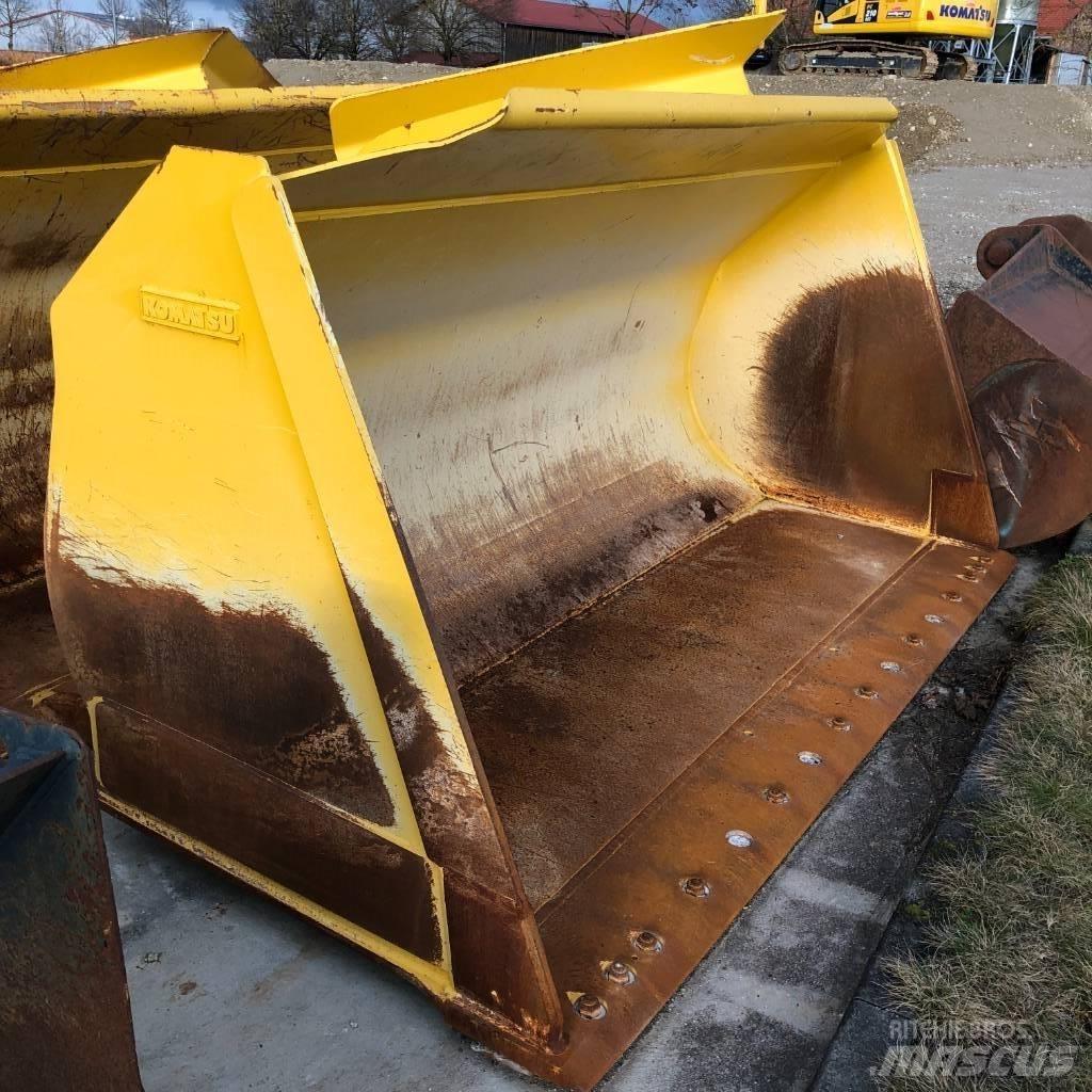 Komatsu WA470-8 Pale gommate