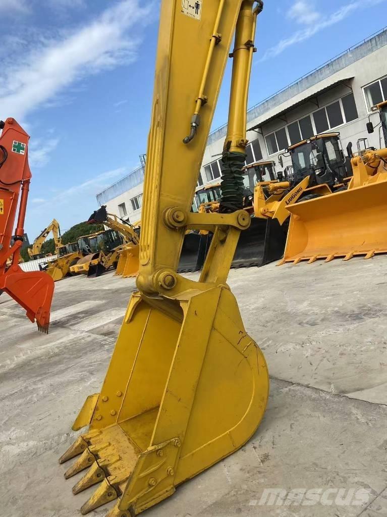 Komatsu PC 220-8 Escavatori cingolati