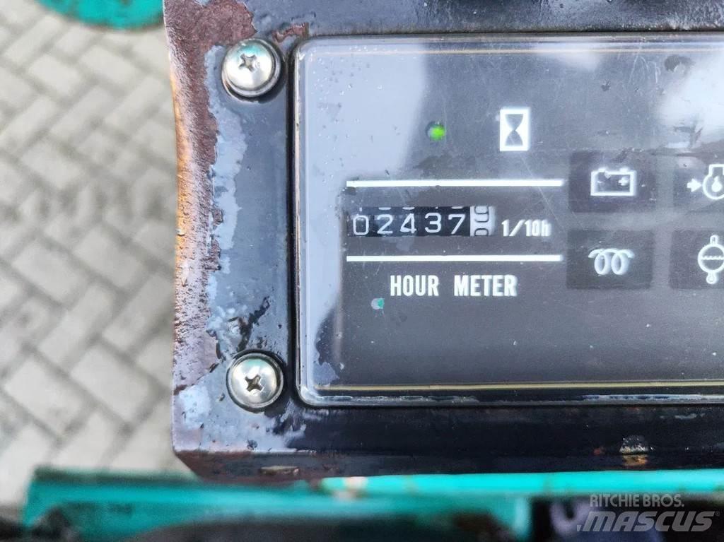 Maeda MC 305 Gru cingolate