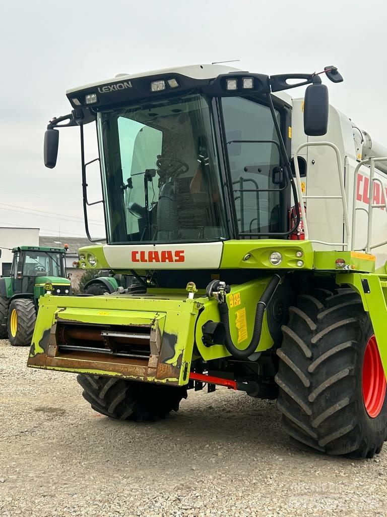CLAAS Lexion 530 Mietitrebbiatrici