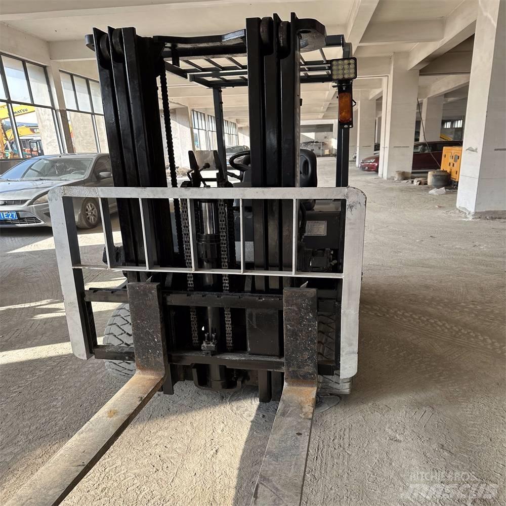 TCM FB25-7 Carrelli elevatori elettrici