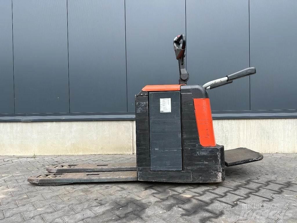 BT LPE240/M Transpallet uomo a terra