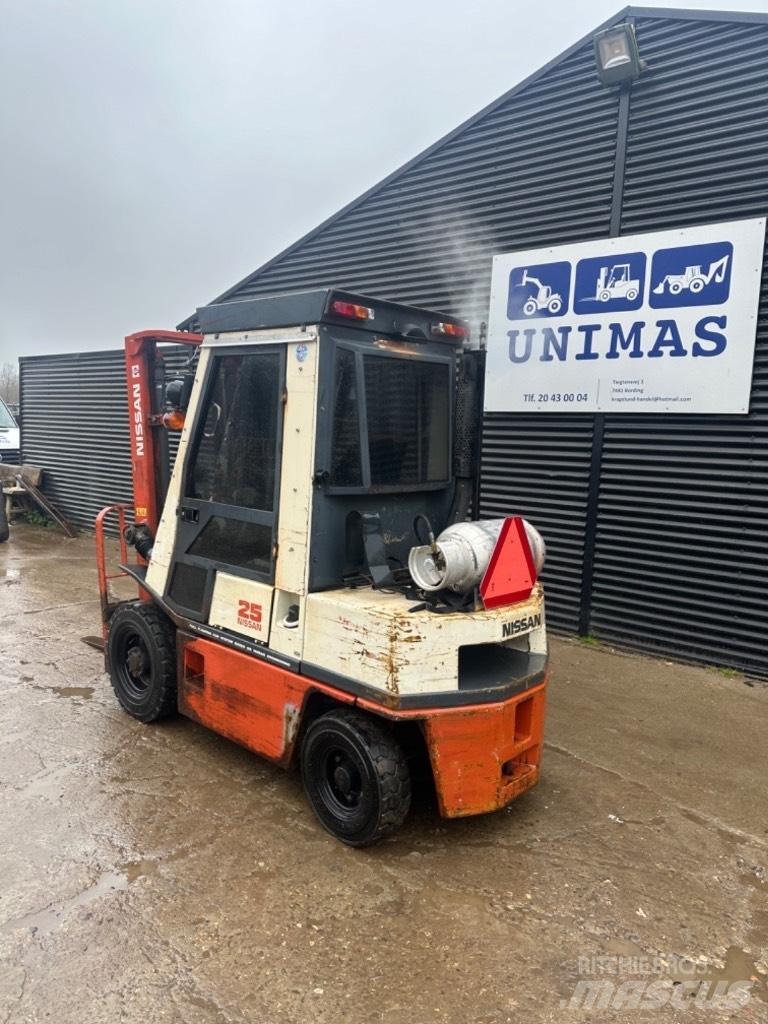 Nissan FG25 Carrelli elevatori GPL