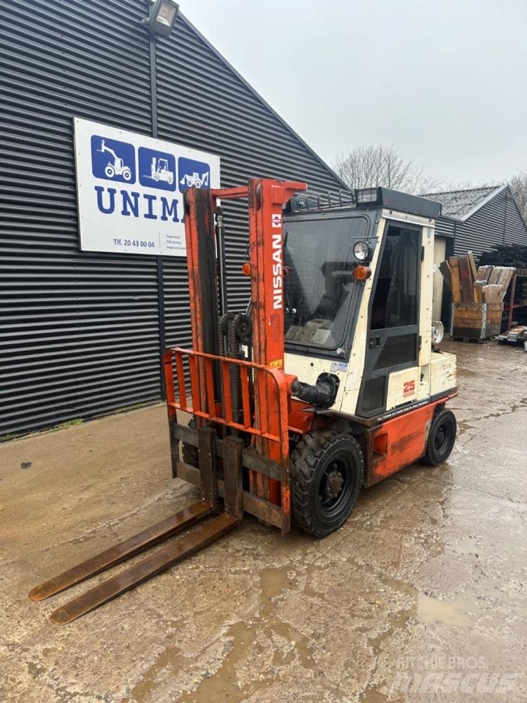 Nissan FG25 Carrelli elevatori GPL