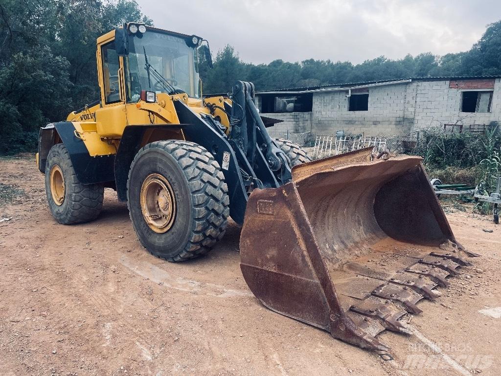 Volvo L120E Pale gommate