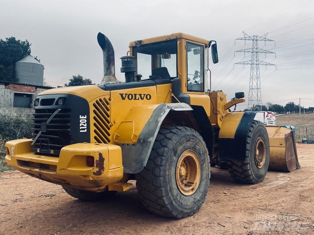 Volvo L120E Pale gommate