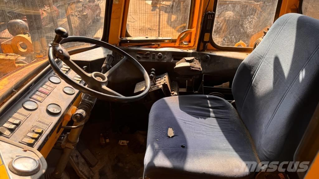 Volvo L 120 Pale gommate