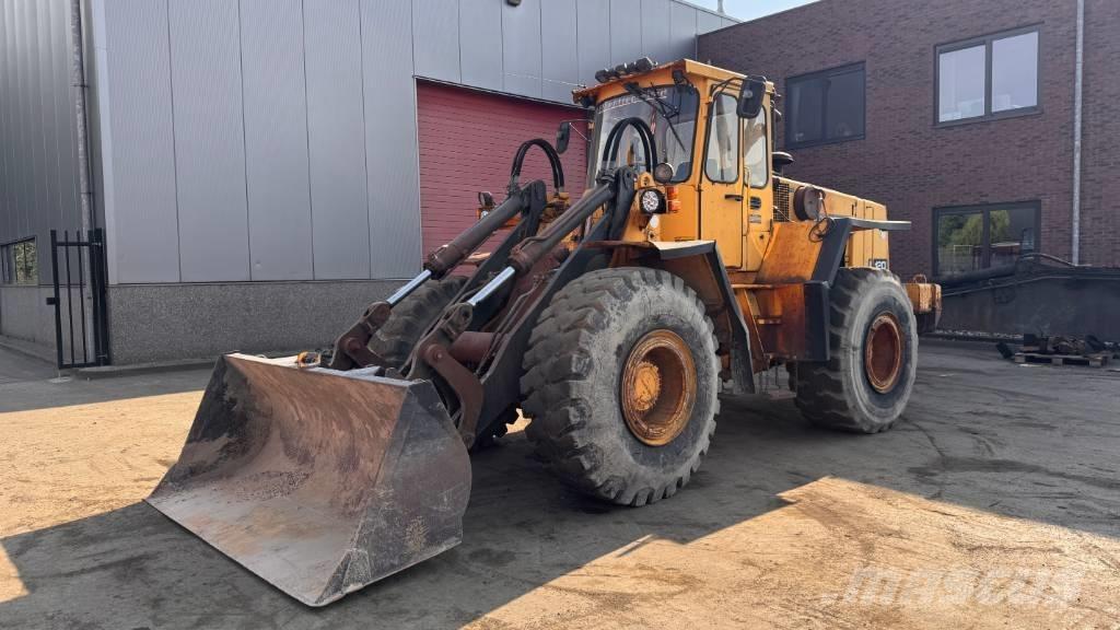 Volvo L 120 Pale gommate