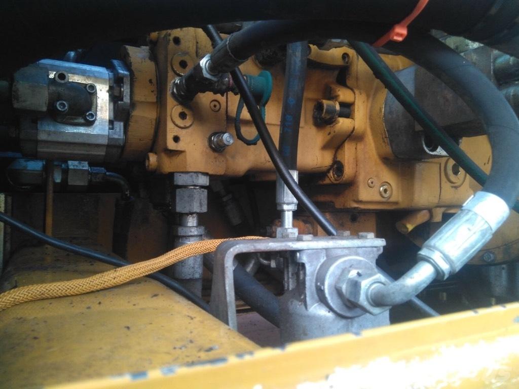 CAT M 322D MH Movimentazione rifiuti
