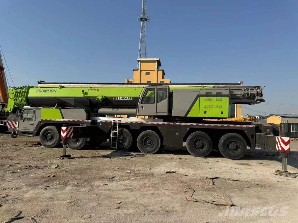 Zoomlion 220 Ton Gru per tutti i terreni