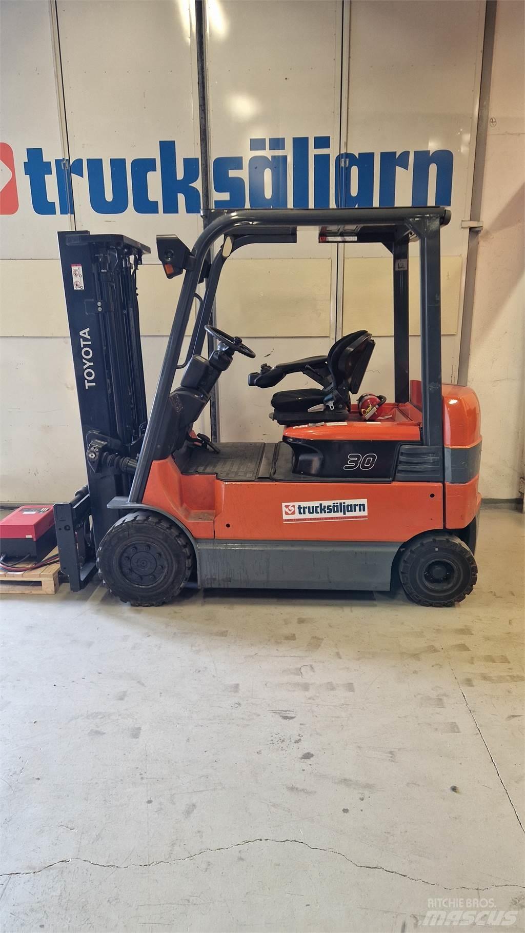 Toyota 7FBMF30 Carrelli elevatori elettrici