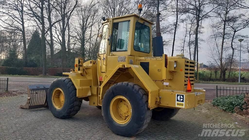 CAT 920 Pale gommate