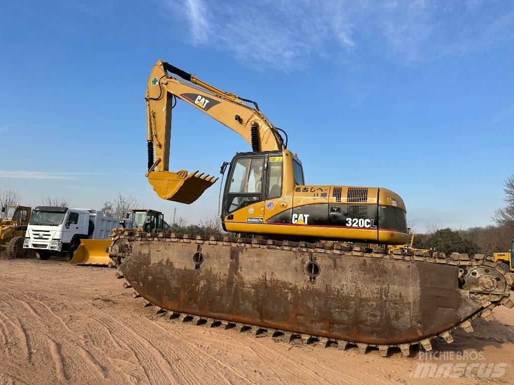CAT 320 C L Escavatori anfibi