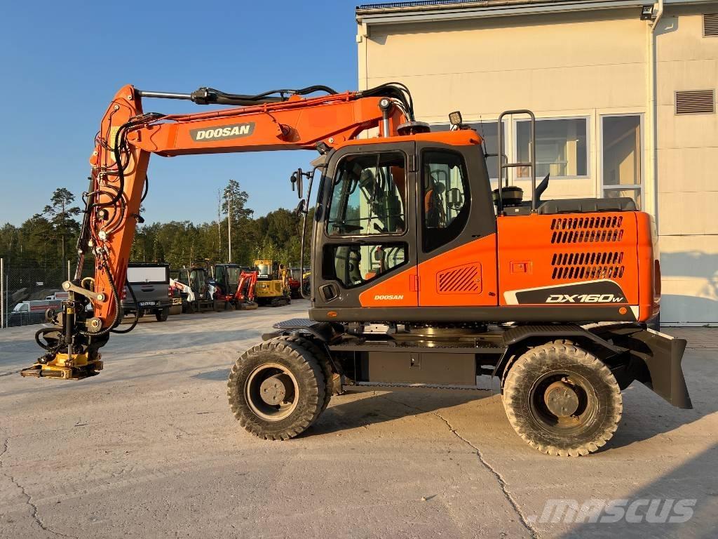 Doosan DX160W-5 Escavatori gommati