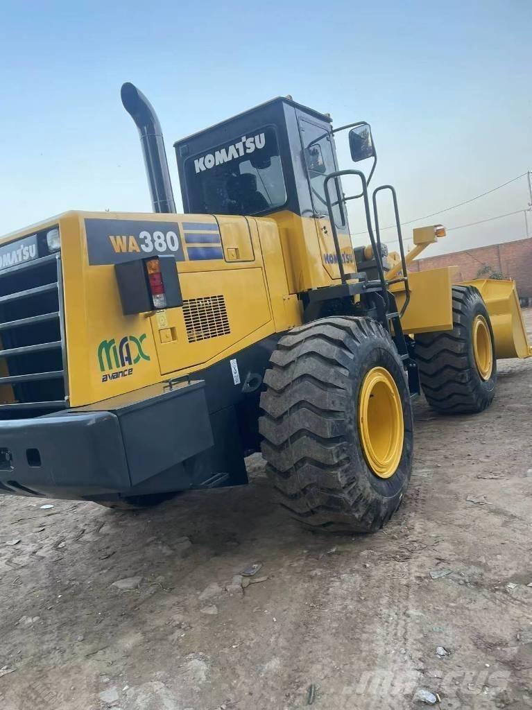Komatsu WA 380 Pale gommate