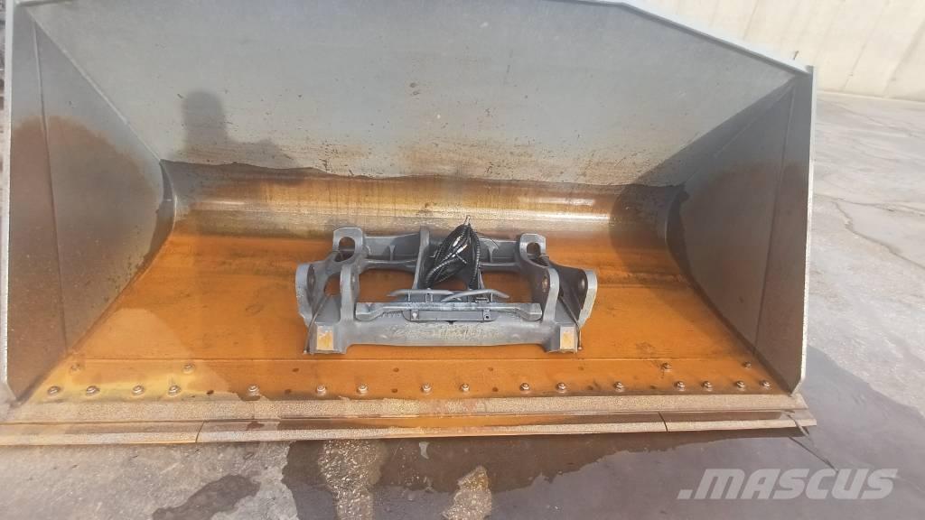 Volvo L 110 H Pale gommate