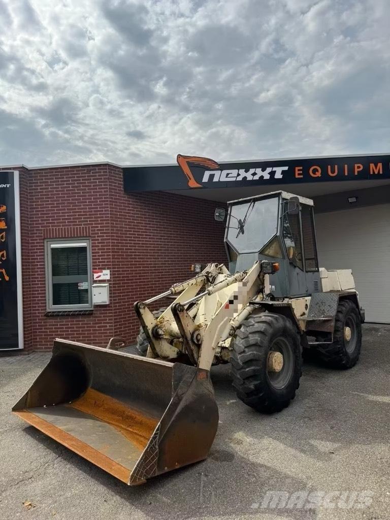 Atlas AR 72 Pale gommate