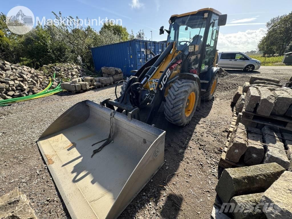 JCB 409 Pale gommate