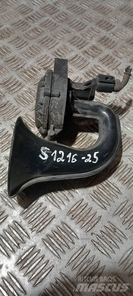 Scania R 4401936103 Cabine e interni