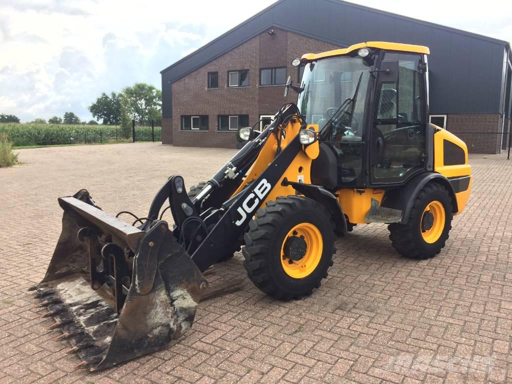 JCB 406 Pale gommate