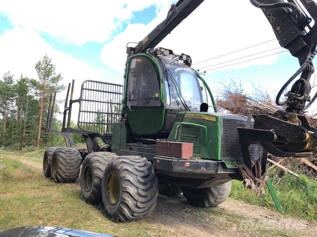 John Deere 810 E Forwarder