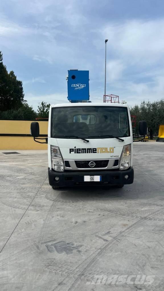 Nissan SOCAGE DA324 Piattaforme autocarrate
