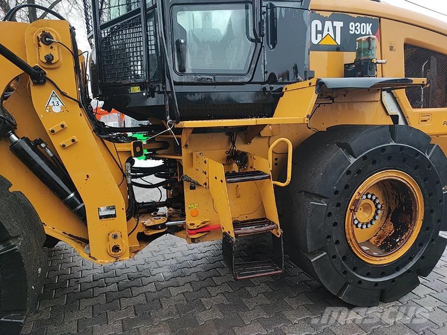 CAT 930 K Pale gommate