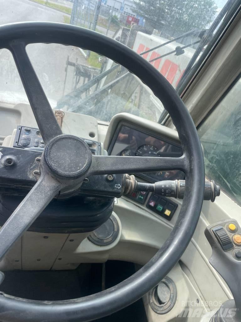 CLAAS Ranger 975 Sollevatori telescopici