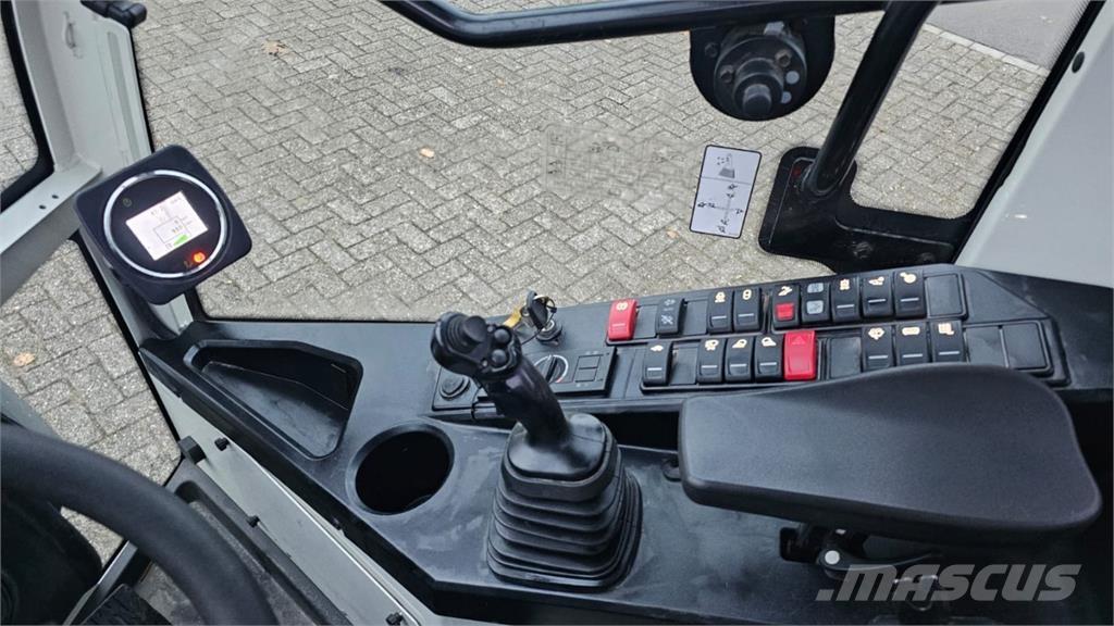 CLAAS Torion 535 Pale gommate