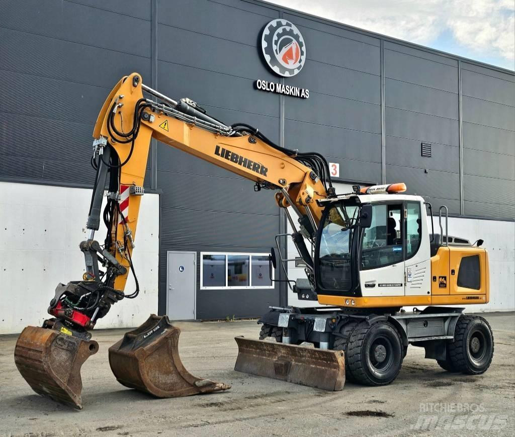 Liebherr A 916 Escavatori gommati