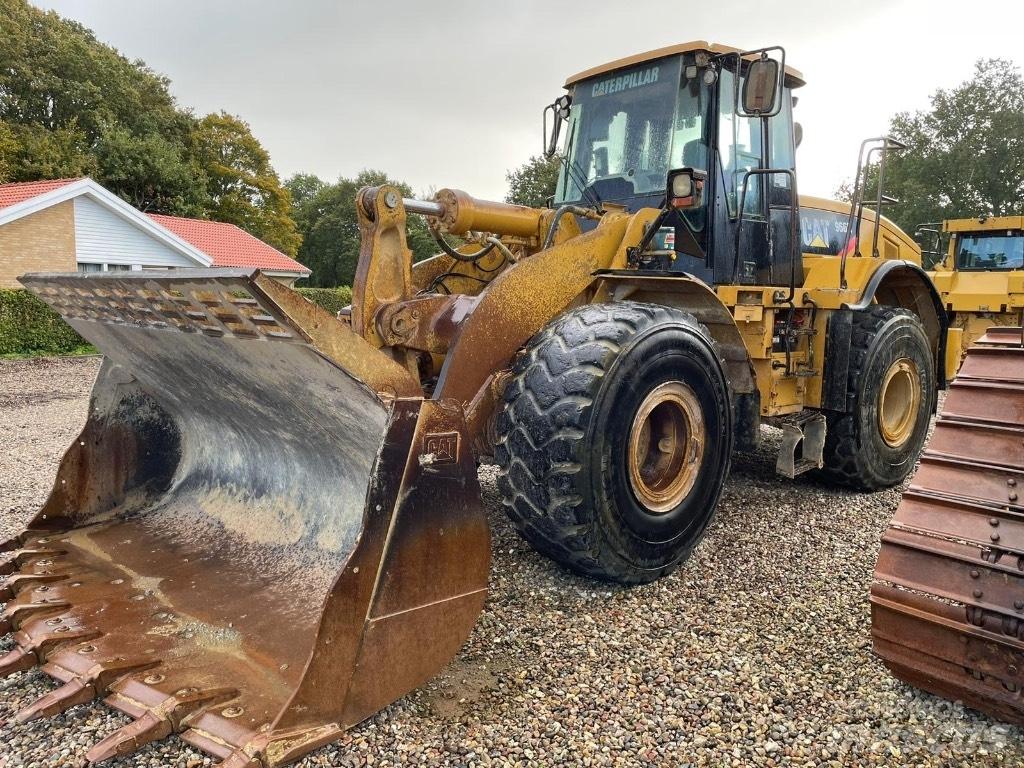 CAT 966H Pale gommate