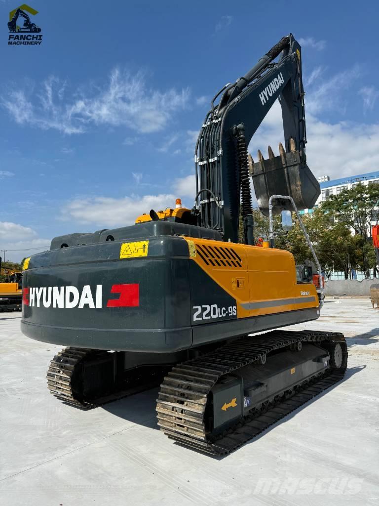 Hyundai 220 Escavatori medi 7t - 12t