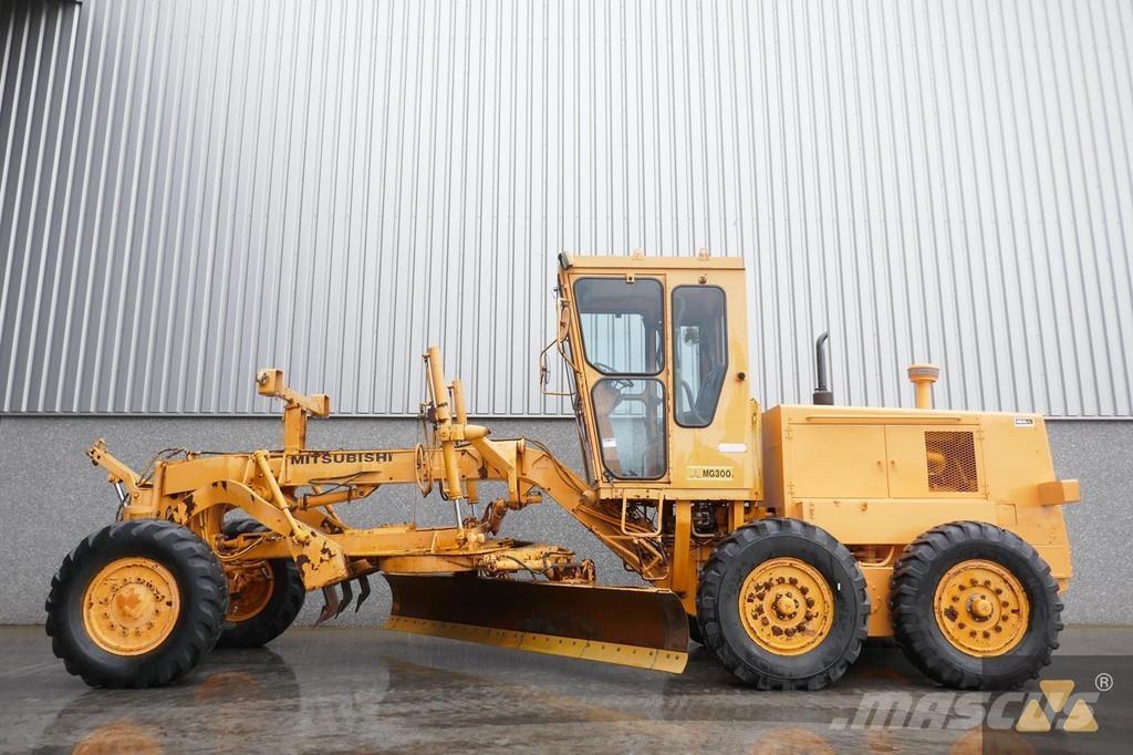 Mitsubishi MG300 Motorgraders
