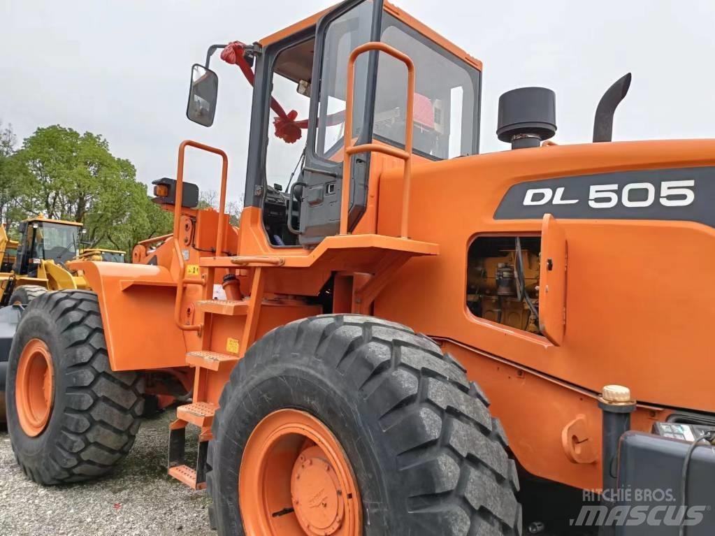 Doosan DL505 Pale gommate