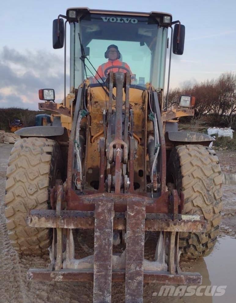 Volvo L 70 F Pale gommate