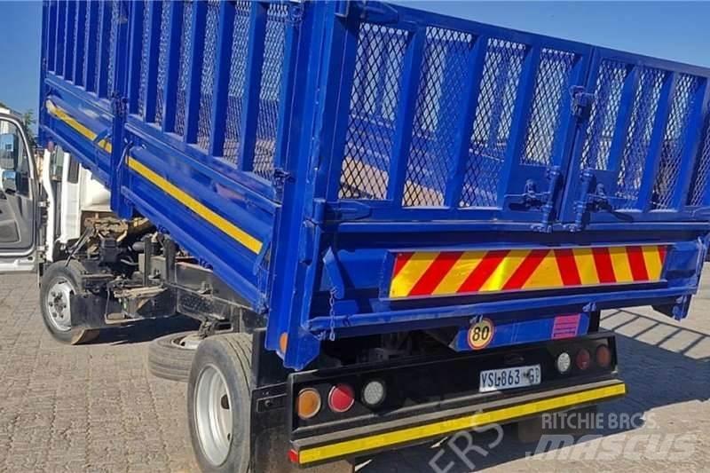 Isuzu NQR500 Camion altro